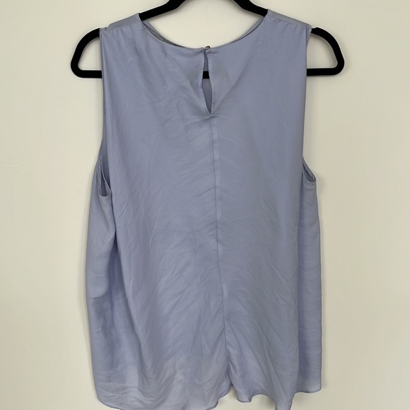 Mauve top with insider adjustments - Picture 3 of 5